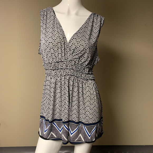 Max studio top - Picture 3 of 5